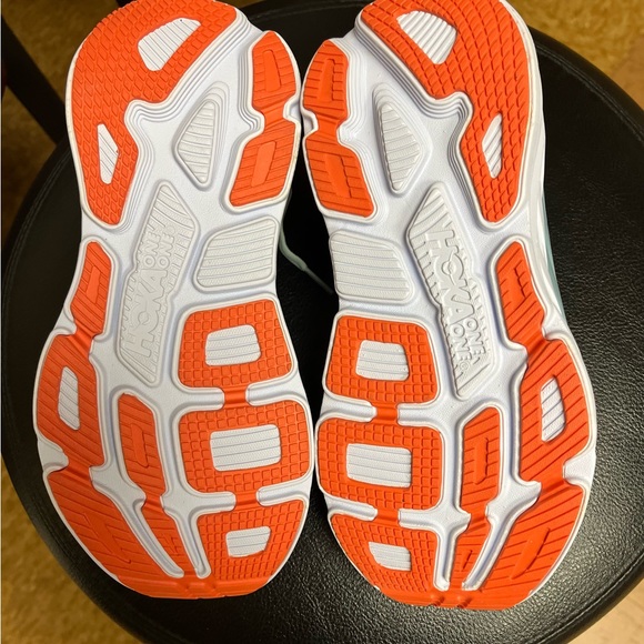 Brand New Hoka shoes! Never worn - Picture 3 of 4